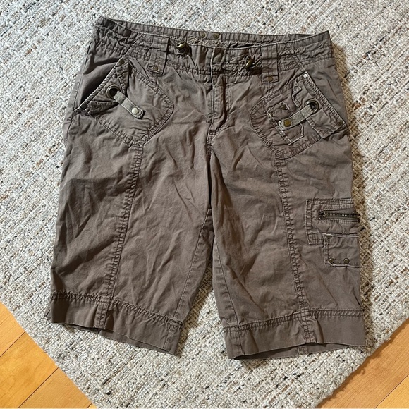 Point Zero Pants - Y2K Point Zero Utility Cargo Bermuda Shorts in Brown Size 9/10